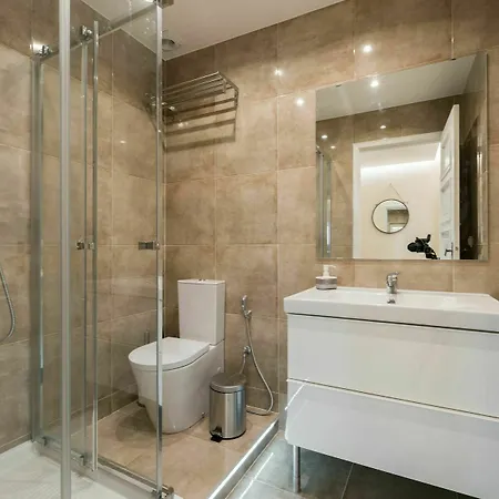 Strategically Located Pleasure Guaranted Apartment